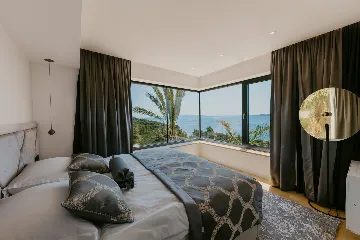 Modern 3-Bedroom Villa with Pool in Okrug Gornji