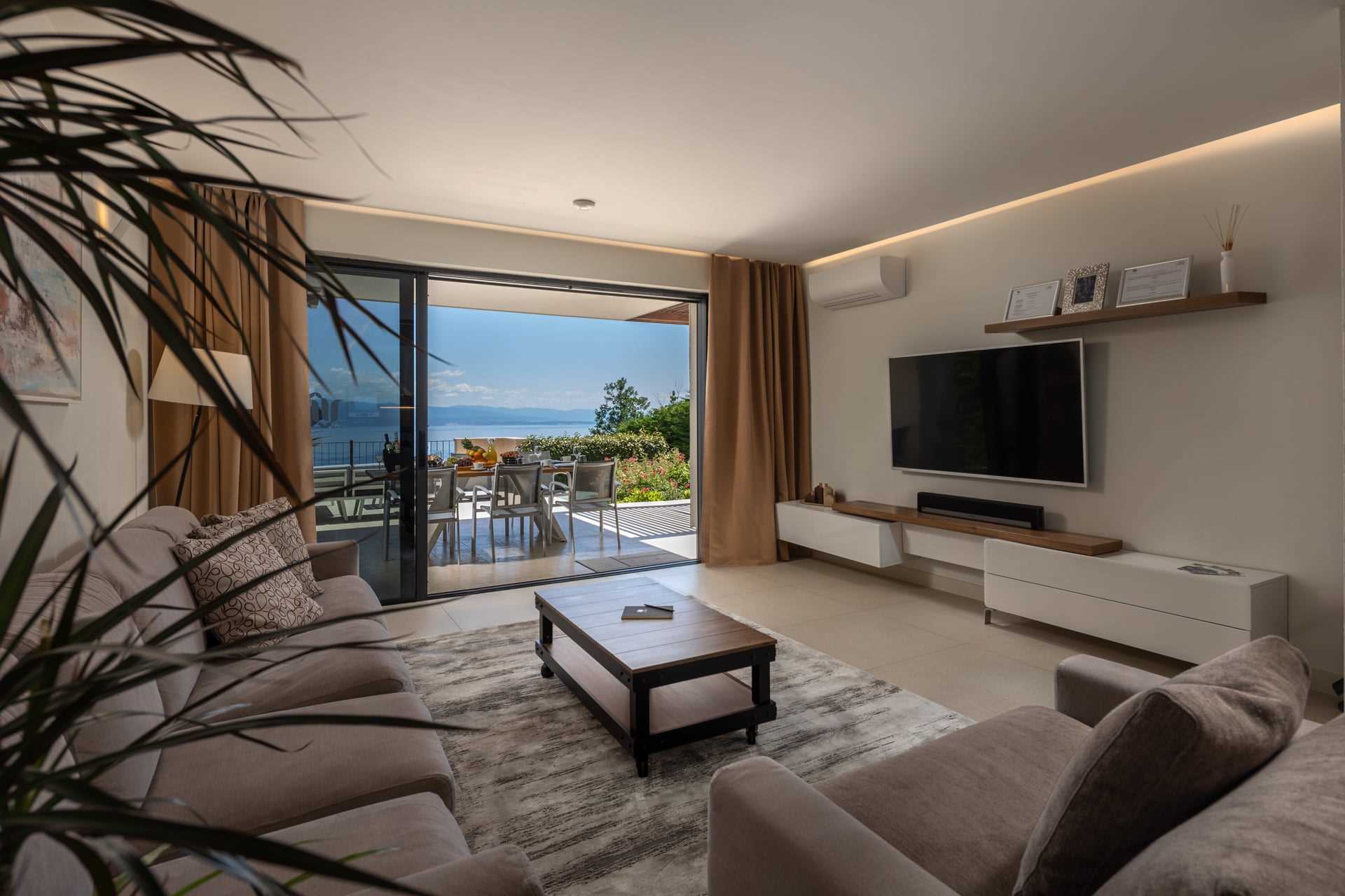 Luxury Villa Aspecta with Pool