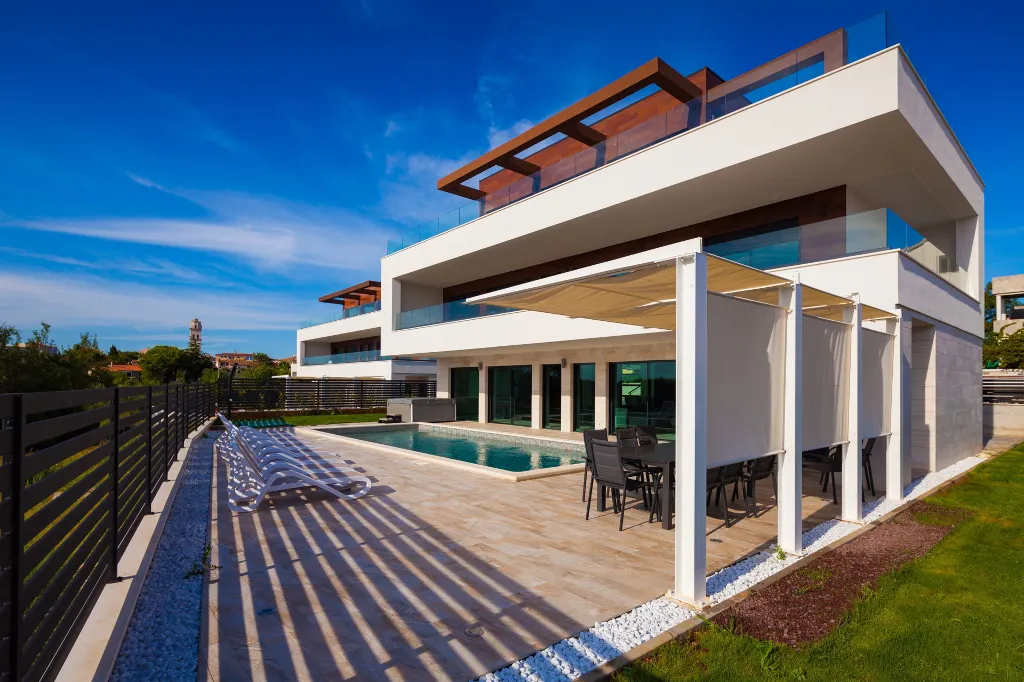 Spacious Modern Villa with Pool in Premantura