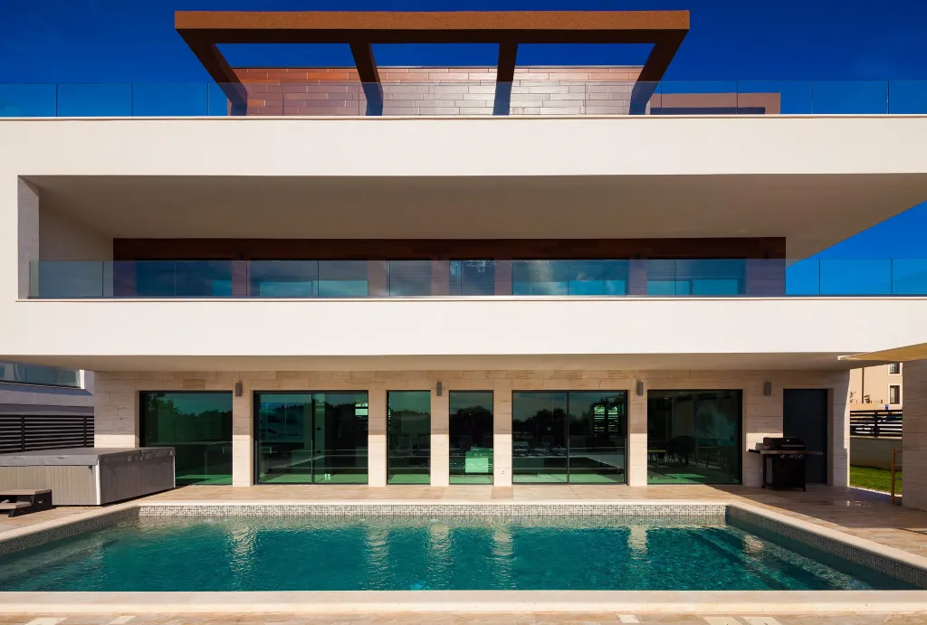 Spacious Modern Villa with Pool in Premantura
