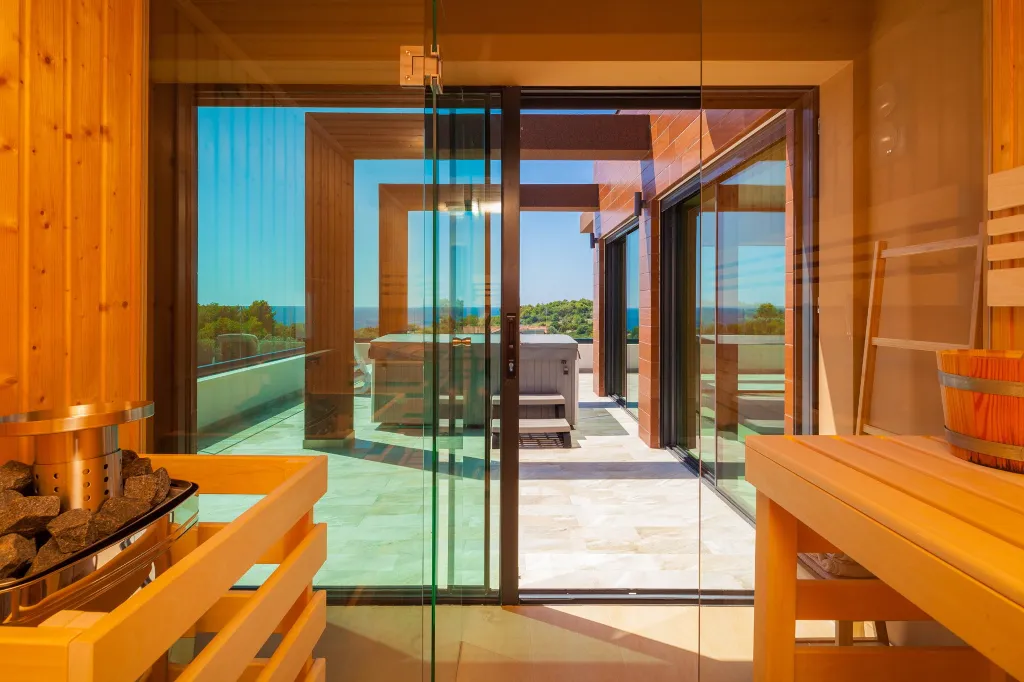 Spacious Modern Villa with Pool in Premantura