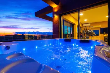 Spacious Modern Villa with Pool in Premantura