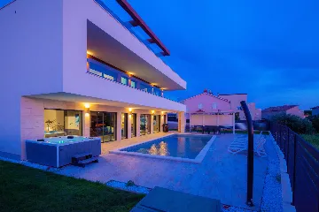 Spacious Modern Villa with Pool in Premantura