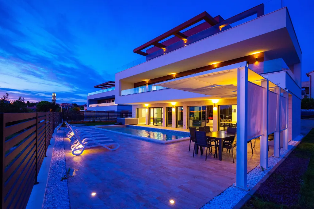 Spacious Modern Villa with Pool in Premantura