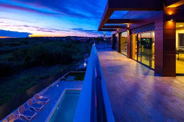 Spacious Modern Villa with Pool in Premantura