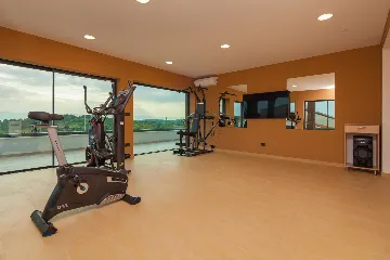 Spacious Modern Villa with Pool in Premantura