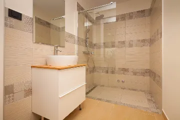 Spacious Modern Villa with Pool in Premantura