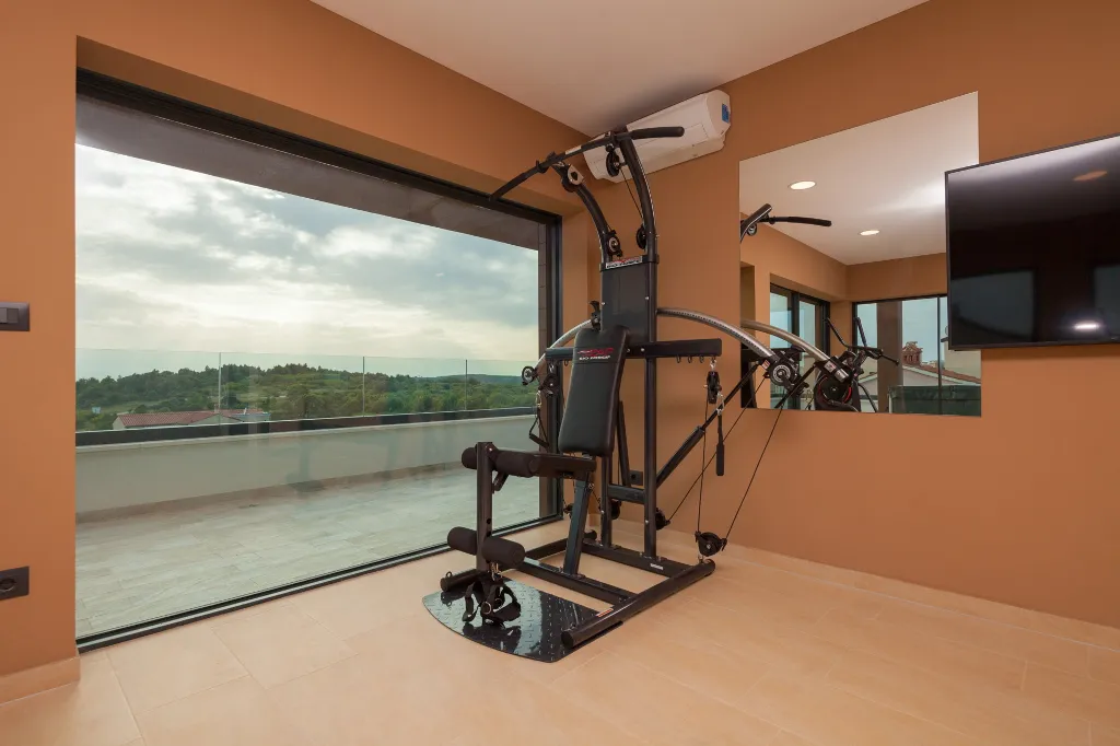 Spacious Modern Villa with Pool in Premantura