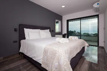 Spacious Modern Villa with Pool in Premantura