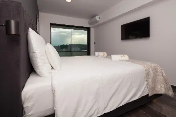 Spacious Modern Villa with Pool in Premantura