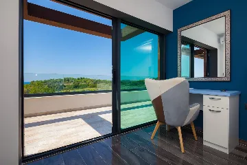 Spacious Modern Villa with Pool in Premantura