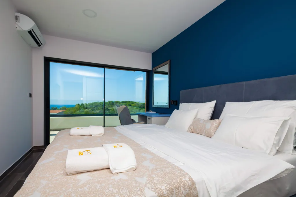 Spacious Modern Villa with Pool in Premantura