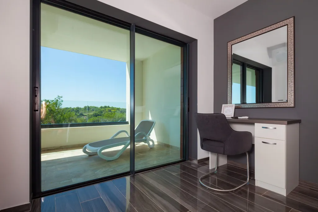 Spacious Modern Villa with Pool in Premantura