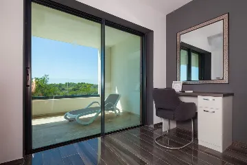 Spacious Modern Villa with Pool in Premantura