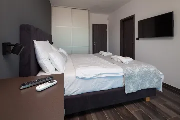 Spacious Modern Villa with Pool in Premantura