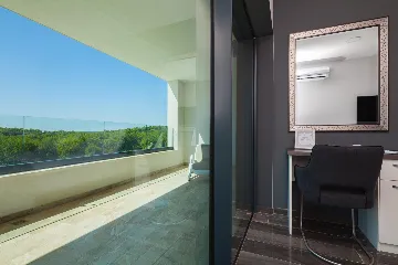 Spacious Modern Villa with Pool in Premantura