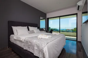 Spacious Modern Villa with Pool in Premantura