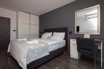 Spacious Modern Villa with Pool in Premantura