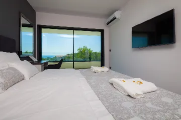 Spacious Modern Villa with Pool in Premantura