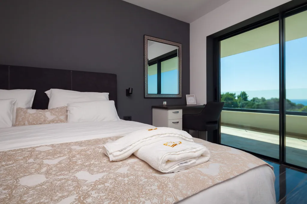 Spacious Modern Villa with Pool in Premantura