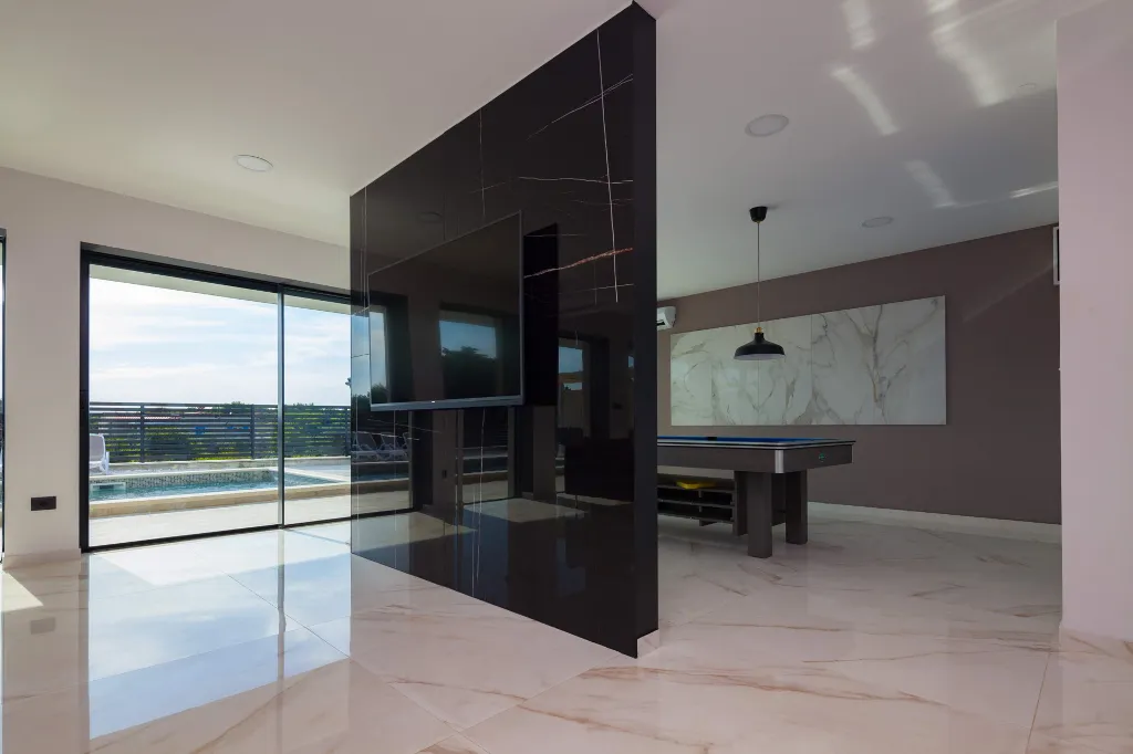 Spacious Modern Villa with Pool in Premantura