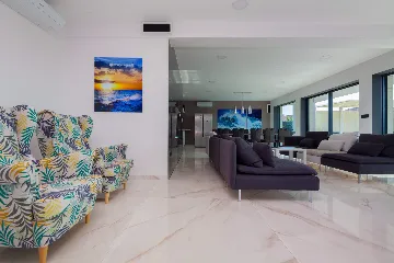 Spacious Modern Villa with Pool in Premantura