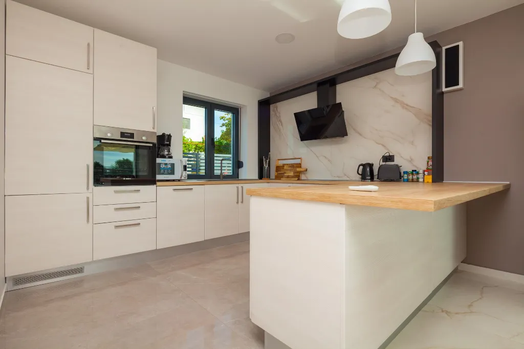 Spacious Modern Villa with Pool in Premantura