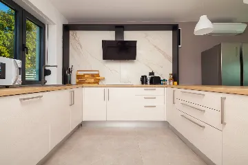 Spacious Modern Villa with Pool in Premantura