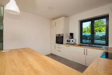 Spacious Modern Villa with Pool in Premantura