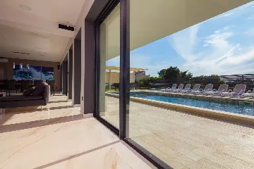 Spacious Modern Villa with Pool in Premantura