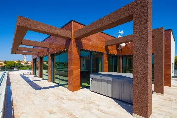 Family Villa with Pool in Premantura