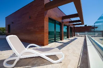 Family Villa with Pool in Premantura