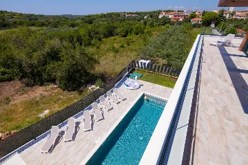Family Villa with Pool in Premantura