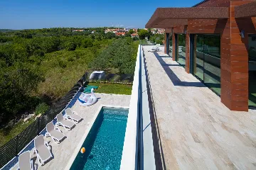 Family Villa with Pool in Premantura
