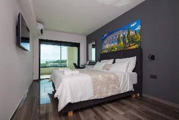 Family Villa with Pool in Premantura