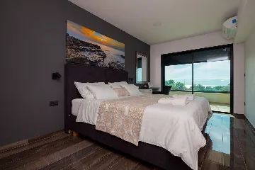 Family Villa with Pool in Premantura