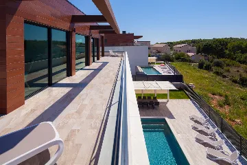 Family Villa with Pool in Premantura