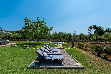 Modern Villa Retreat with Private Grounds in Svetvinčenat