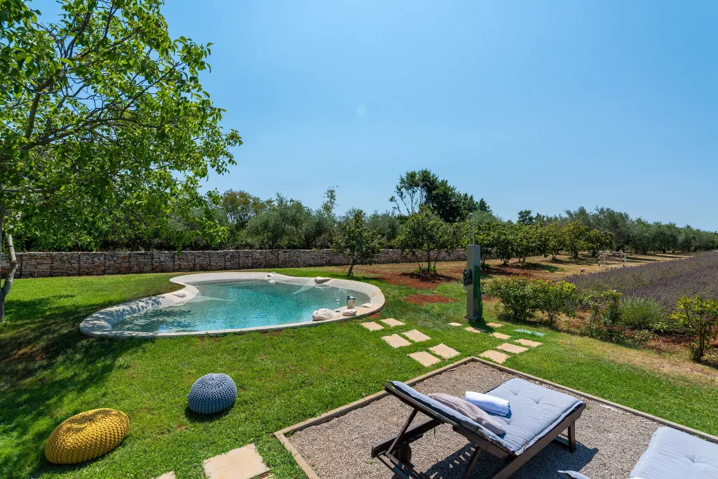 Modern Villa Retreat with Private Grounds in Svetvinčenat