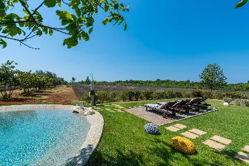 Modern Villa Retreat with Private Grounds in Svetvinčenat