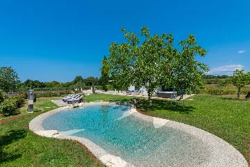 Modern Villa Retreat with Private Grounds in Svetvinčenat