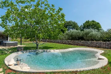 Modern Villa Retreat with Private Grounds in Svetvinčenat