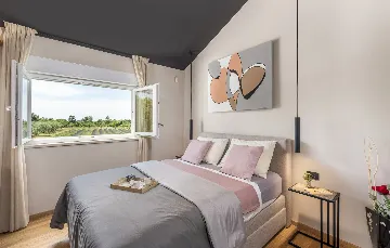 Modern Villa Retreat with Private Grounds in Svetvinčenat