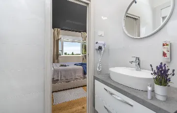 Modern Villa Retreat with Private Grounds in Svetvinčenat