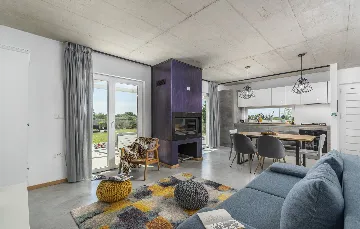 Modern Villa Retreat with Private Grounds in Svetvinčenat