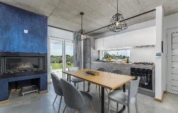 Modern Villa Retreat with Private Grounds in Svetvinčenat