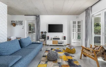 Modern Villa Retreat with Private Grounds in Svetvinčenat