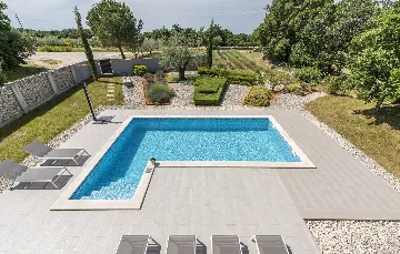 Family Villa with Pool and Sports, Svetvinčenat