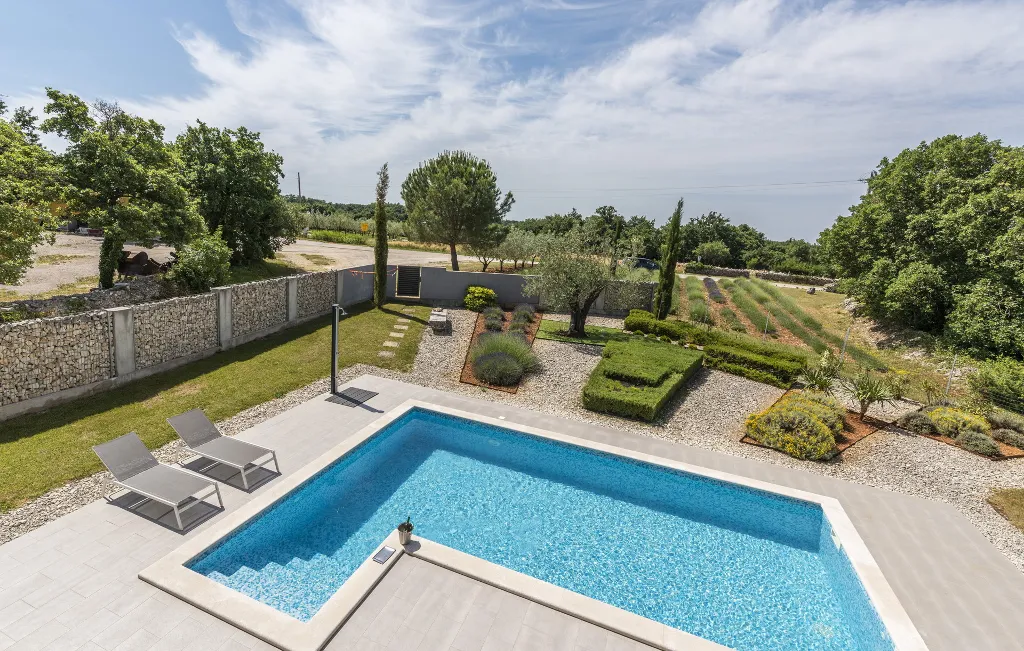 Family Villa with Pool and Sports, Svetvinčenat