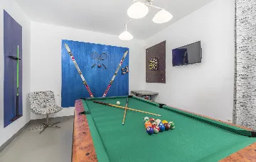 Family Villa with Pool and Sports, Svetvinčenat